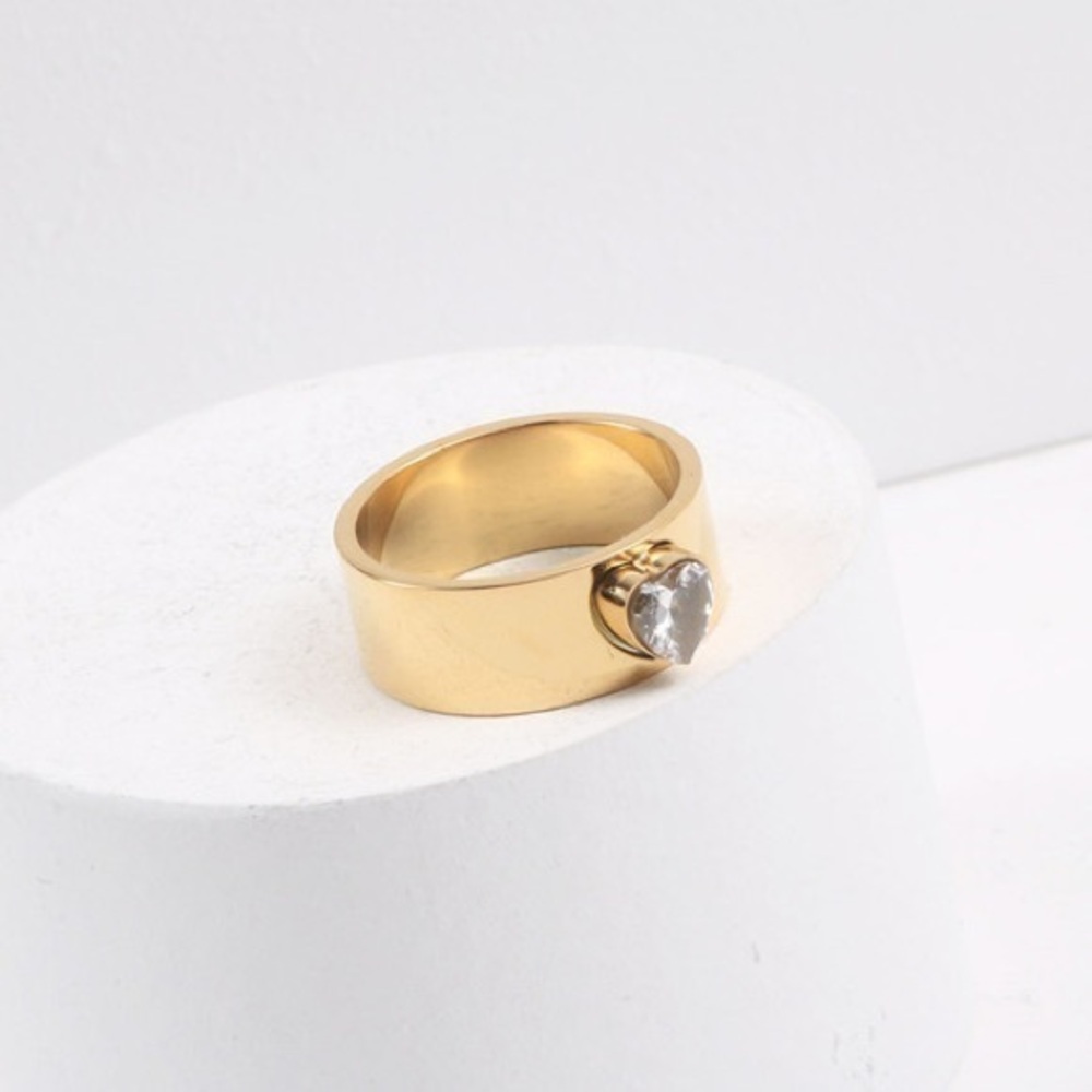 18k Gold Plated Statement Ring with Heart Stone